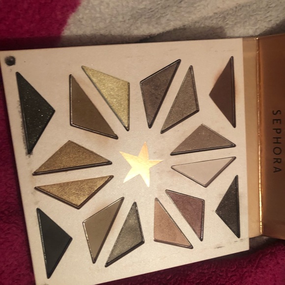 Makeup - Picture 2 of 3